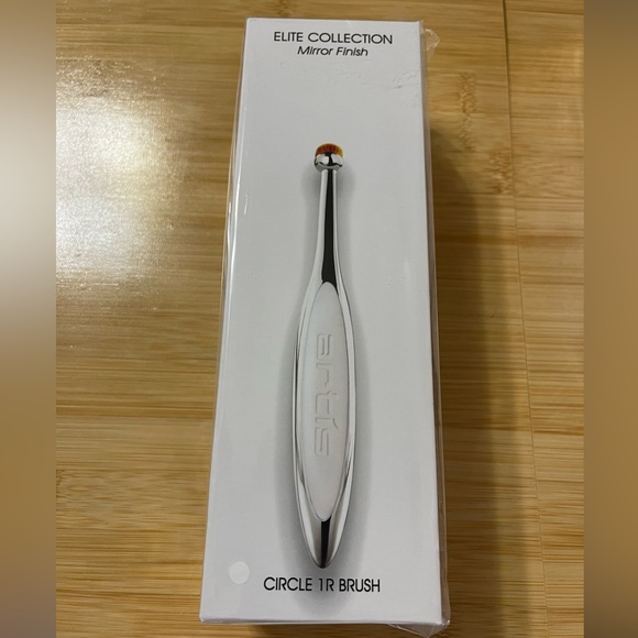 ARTIS Elite CIRCLE 1R Makeup Brush, Mirror Finish-NEW IN BOX, Never Opened! - Picture 4 of 10